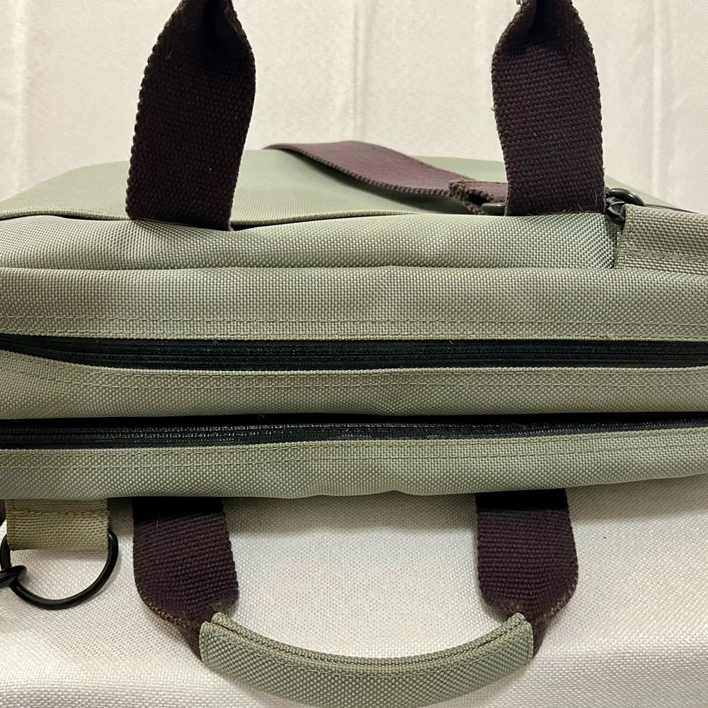 Token Lawrence Laptop bag, versatile w amazing storage and durable. Pale green
